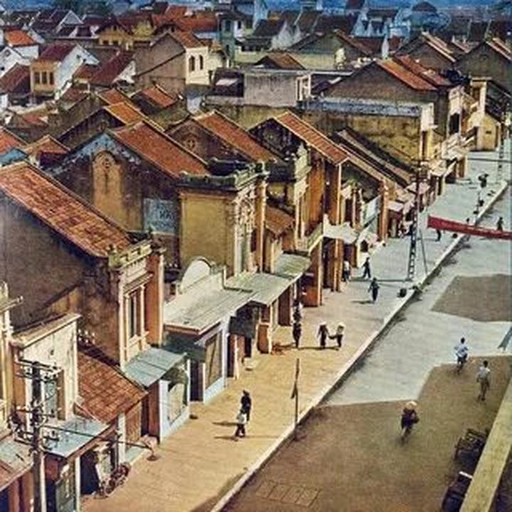 Từ Gần 300 bé mẫu giáo 